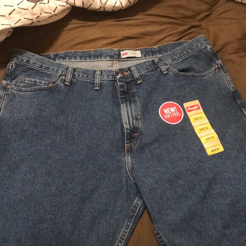 Wrangler relaxed fit jeans